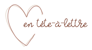 Logo de la marque "en tête-à-lettre", le nom écrit avec un coeur dessiné